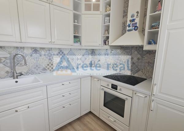 Areté real - Rezervovane! Predaj veľmi pekného, výborne dispozične riešeného, zrekonštruovaného 2-izbového bytu s balkónom v centre Pezinka, ul. Záhradná