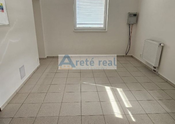 Areté real - Prenájom prevádzkových priestorov s parkovacím miestom vo výborne dostupnej lokalite v Pezinku, Šenkvická cesta, GAS CENTRUM