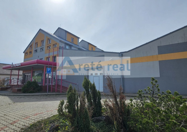 Areté real - Prenájom prevádzkových priestorov s parkovacím miestom v dobrej lokalite v Pezinku, ul. Šenkvická cesta, GAS CENTRUM