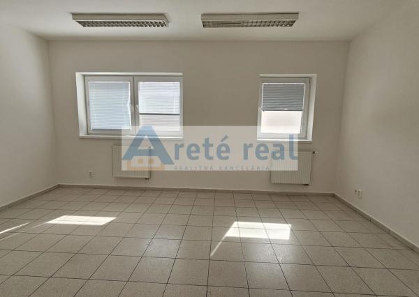 Areté real - Prenájom prevádzkových priestorov s parkovacím miestom v dobrej lokalite v Pezinku, ul. Šenkvická cesta, GAS CENTRUM