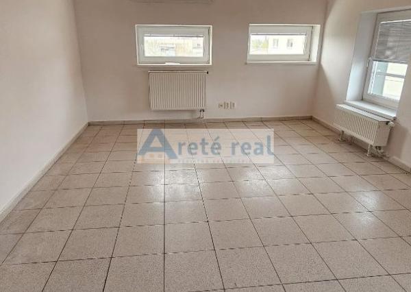 Areté real - Prenájom prevádzkových priestorov s parkovacím miestom v dobrej lokalite v Pezinku, ul. Šenkvická cesta, GAS CENTRUM