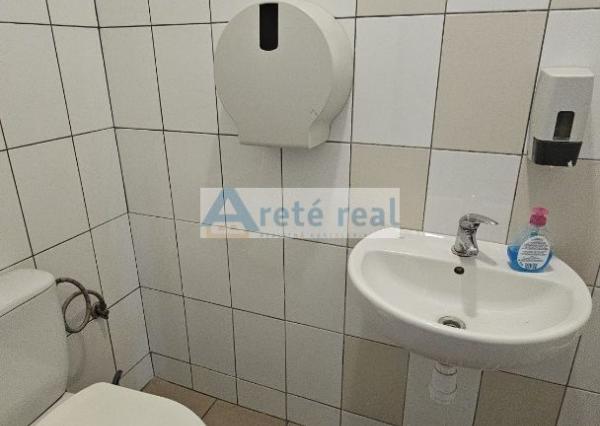 Areté real - Prenájom prevádzkových priestorov s parkovacím miestom v dobrej lokalite v Pezinku, ul. Šenkvická cesta, GAS CENTRUM