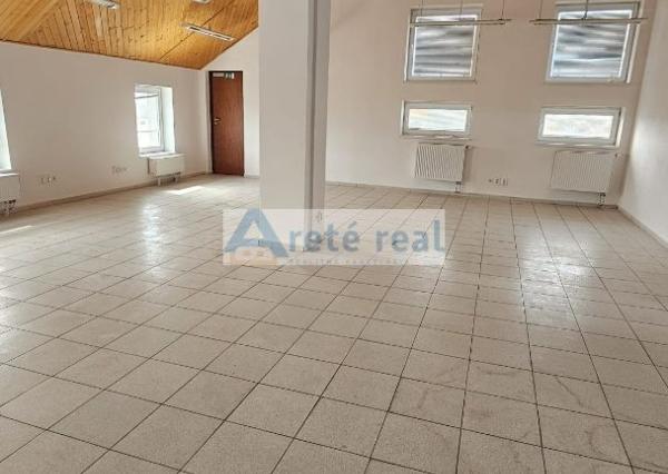 Areté real - Prenájom prevádzkových priestorov s parkovacím miestom v dobrej lokalite v Pezinku, ul. Šenkvická cesta, GAS CENTRUM