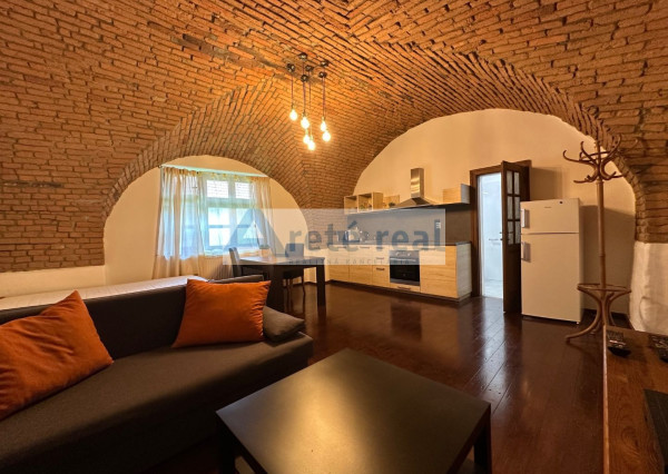 ARETÉ REAL – PREDAJ RODINNÉHO DOMU S NEBYTOVÝMI  BUDOVAMI KONČIACIMI NÁDÁHERNOU ZÁHRADOU A MESTSKÝMI HRADBAMI V CENTRE MODRY, ŠTÚROVA