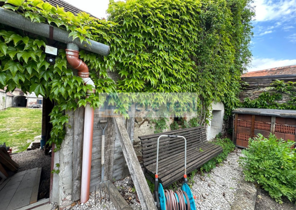 ARETÉ REAL – PREDAJ RODINNÉHO DOMU S NEBYTOVÝMI  BUDOVAMI KONČIACIMI NÁDÁHERNOU ZÁHRADOU A MESTSKÝMI HRADBAMI V CENTRE MODRY, ŠTÚROVA