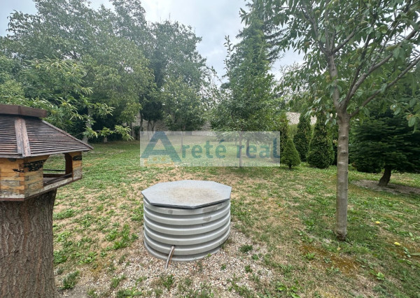 ARETÉ REAL – PREDAJ STAVEBNÉHO POZEMKU S RODINNÝM DOMOM, NEBYTOVÝMI BUDOVAMI A NÁDÁHERNOU ZÁHRADOU V CENTRE MODRY, ŠTÚROVA