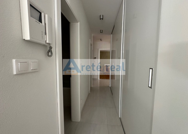 ARETÉ REAL - PRENÁJOM ZARIADENÉHO 3-IZBOVÉHO BYTU S PRIESTRANNOU LODŽIOU, PARKOVACÍM STÁTÍM,  ENERGIAMI, KTV, INTERNETOM, KLIMATIZÁCIOU, PEZINOK, ŠANCOVÁ