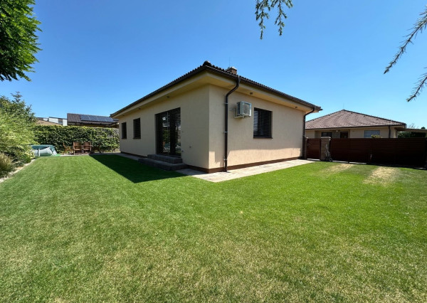 ARETÉ REAL - PREDAJ NOVOSTAVBY 4-IZBOVÉHO RD V NOVEJ LOKALITE, ŠENKVICE, A. BEHUNKA