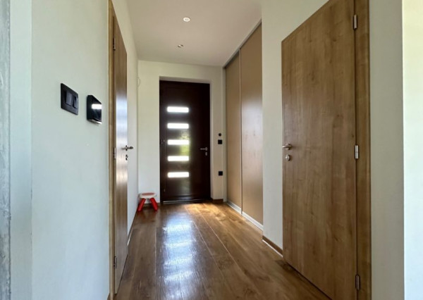 ARETÉ REAL - PREDAJ NOVOSTAVBY 4-IZBOVÉHO RD V NOVEJ LOKALITE, ŠENKVICE, A. BEHUNKA