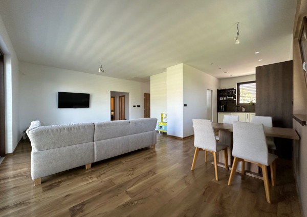 ARETÉ REAL - PREDAJ NOVOSTAVBY 4-IZBOVÉHO RD V NOVEJ LOKALITE, ŠENKVICE, A. BEHUNKA