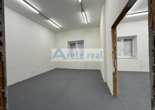 ARETÉ REAL- prenájom skladovacích, výrobných, kancelárskych priestoroch po kompletnej rekonštrukcii v Pezinku.