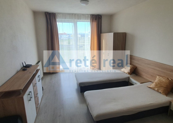 Areté real - Bývajte blízko Senca, ale aj Pezinka.