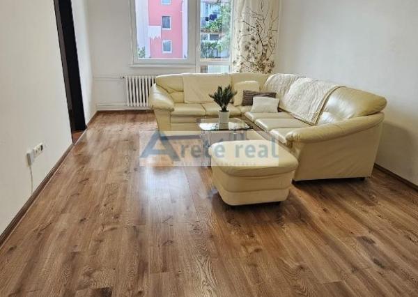 Areté real -Rezervované! Predaj výborne dispozične riešeného 3-izbového bytu s balkónom v dobrej lokalite v Pezinku, ul. Bystrická