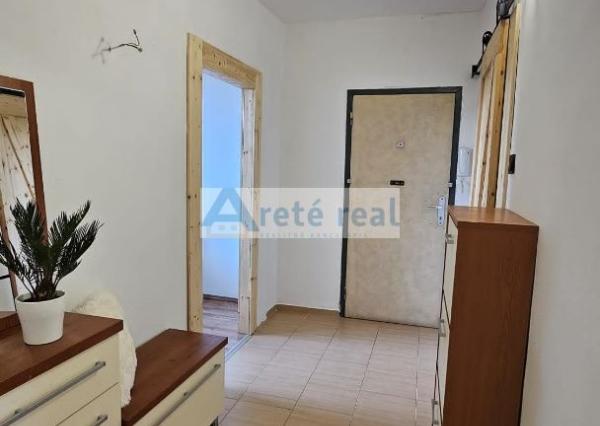 Areté real -Rezervované! Predaj výborne dispozične riešeného 3-izbového bytu s balkónom v dobrej lokalite v Pezinku, ul. Bystrická