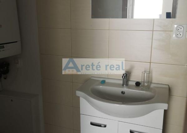 Areté real, Prenájom veľmi pekného 2-izbového bytu s parkovacím miestom v priamom centre mesta Pezinok