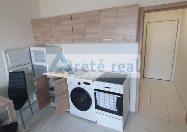 Areté real - Bývajte blízko Senca, ale aj Pezinka.