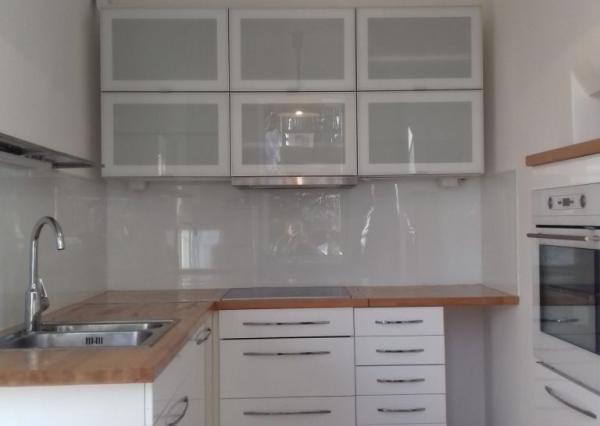 Areté real-Prenájom slnečného 2 izbového bytu v r.domom,samostatný vstup,kompletná rekonštrukcia