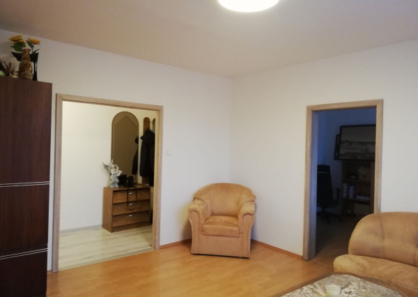 Areté real- Výmena slnečného 2 i.bytu v centre Senca s loggiou, výťah.