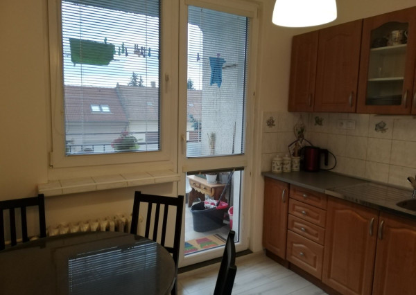 Areté real- Výmena slnečného 2 i.bytu v centre Senca s loggiou, výťah.