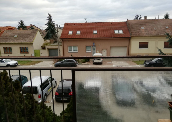 Areté real- Výmena slnečného 2 i.bytu v centre Senca s loggiou, výťah.