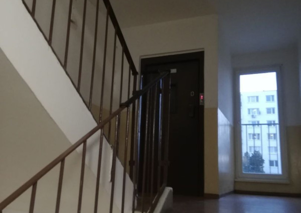 Areté real- Výmena slnečného 2 i.bytu v centre Senca s loggiou, výťah.