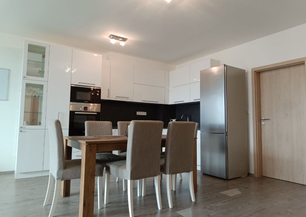 ARETÉ REAL-PRENÁJOM 4 IZ.BYTU V NOVOSTAVBE, VLASTNÉ PARKOVACIE MIESTO,PIVNICA,LOGGIA