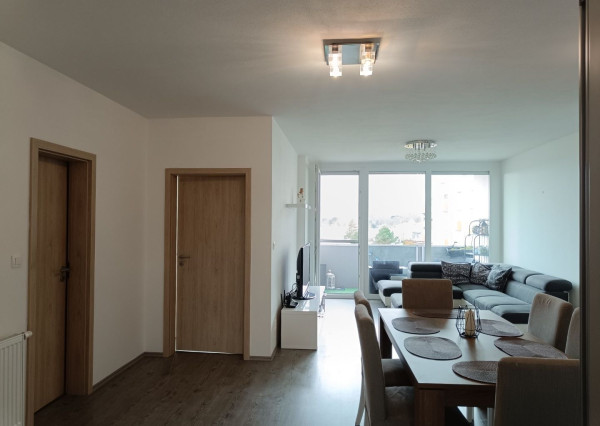 ARETÉ REAL-PRENÁJOM 4 IZ.BYTU V NOVOSTAVBE, VLASTNÉ PARKOVACIE MIESTO,PIVNICA,LOGGIA