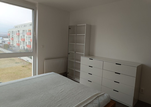 ARETÉ REAL-PRENÁJOM 4 IZ.BYTU V NOVOSTAVBE, VLASTNÉ PARKOVACIE MIESTO,PIVNICA,LOGGIA