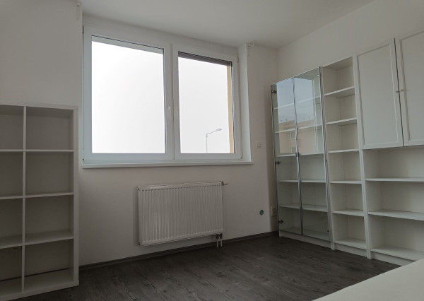 ARETÉ REAL-PRENÁJOM 4 IZ.BYTU V NOVOSTAVBE, VLASTNÉ PARKOVACIE MIESTO,PIVNICA,LOGGIA