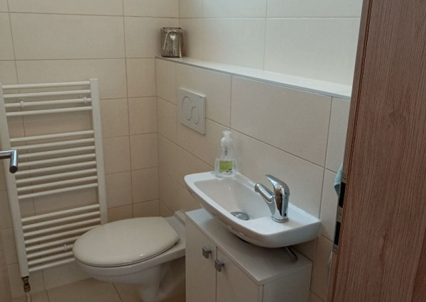 ARETÉ REAL-PRENÁJOM 4 IZ.BYTU V NOVOSTAVBE, VLASTNÉ PARKOVACIE MIESTO,PIVNICA,LOGGIA