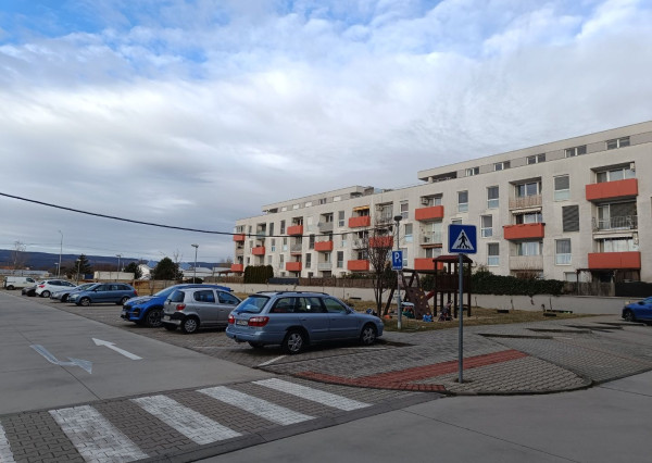 ARETÉ REAL-PRENÁJOM 4 IZ.BYTU V NOVOSTAVBE, VLASTNÉ PARKOVACIE MIESTO,PIVNICA,LOGGIA