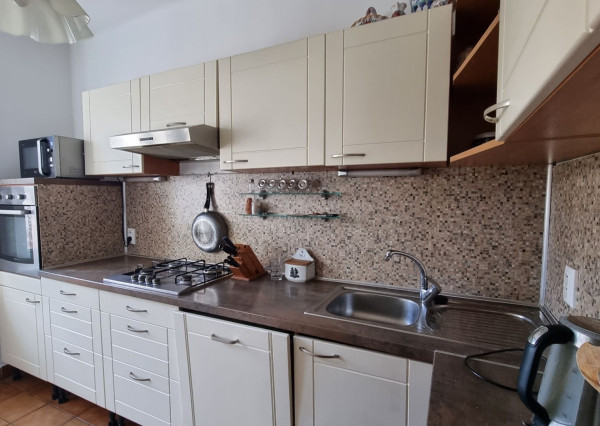 Areté real -  Prenájom veľmi pekného, priestranného 3- izbového bytu s parkovacím miestom v blízkosti centra Pezinka