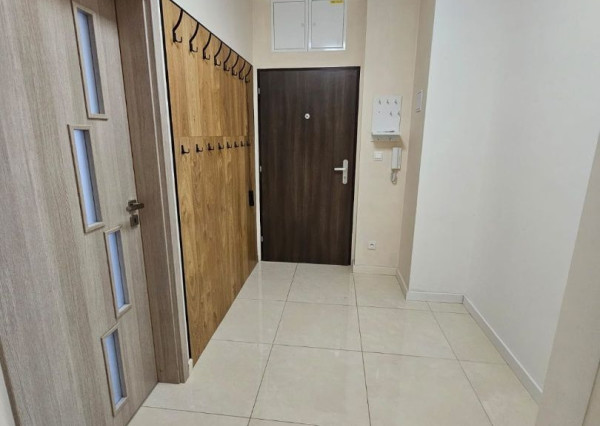 Areté real - Predaj výborne dispozične riešeného 4-izbového bytu s veľkorysou terasou a 2 parkovacími miestami v dobrej lokalite v Pezinku