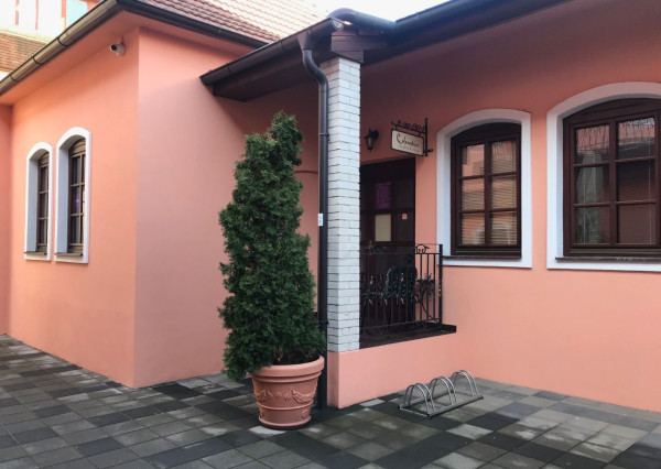 ARETÉ REAL - PRENÁJOM KOMERČNÉHO PRIESTORU NA SKRÁŠLOVACIE ÚČELY V CENTRE PEZINKA, M.R. ŠTEFÁNIKA