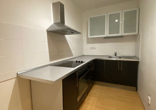 ARETÉ REAL - PRENÁJOM ČIASTOČNE ZARIADENÉHO 2-IZBOVÉHO BYTU V PRIAMOM CENTRE MESTA, PEZINOK, KOLLÁROVA