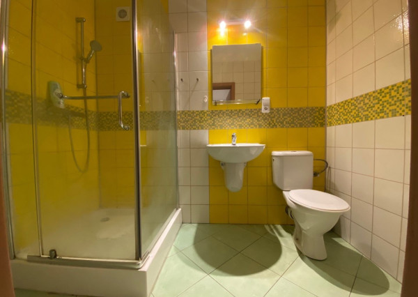 ARETÉ REAL - PRENÁJOM ČIASTOČNE ZARIADENÉHO 2-IZBOVÉHO BYTU V PRIAMOM CENTRE MESTA, PEZINOK, KOLLÁROVA