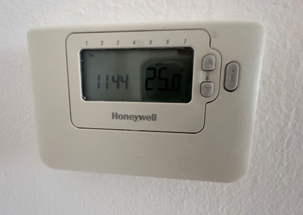 ARETÉ REAL - PRENÁJOM ČIASTOČNE ZARIADENÉHO 2-IZBOVÉHO BYTU V PRIAMOM CENTRE MESTA, PEZINOK, KOLLÁROVA