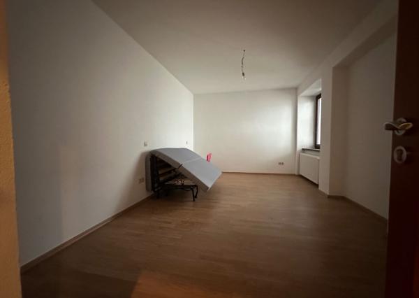 ARETÉ REAL – PRENÁJOM PRIESTRANNEJ 105 m2 NOVOSTAVBY 3-IZBOVÉHO BYTU S PARKOVACÍM STÁTÍM, MODRA, ŠTÚROVA