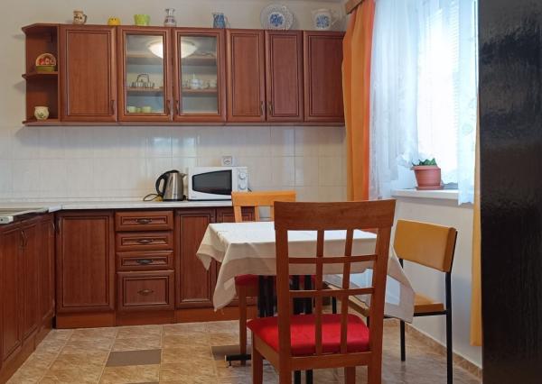 ARETÉ REAL - REZERVOVANÉ! PREDAJ ZAUJÍMAVÉHO 2-IZ.BYTU V CENTRE MESTA PEZINKA, TEHLOVÝ,PIVNICA