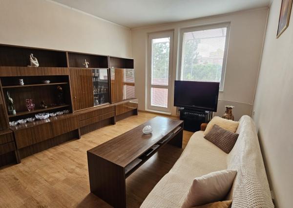 REZERVOVANÉ-PREDAJ SLNEČNÉHO 2 IZB.BYTU S BALKÓNOM, MUROVANOU PIVNICOU,MIESTO PLNÉ ZELENE V PEZINKU,SÍDLISKO JUH