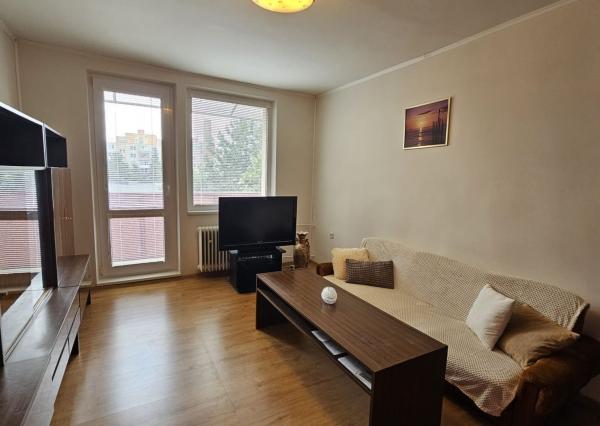 REZERVOVANÉ-PREDAJ SLNEČNÉHO 2 IZB.BYTU S BALKÓNOM, MUROVANOU PIVNICOU,MIESTO PLNÉ ZELENE V PEZINKU,SÍDLISKO JUH