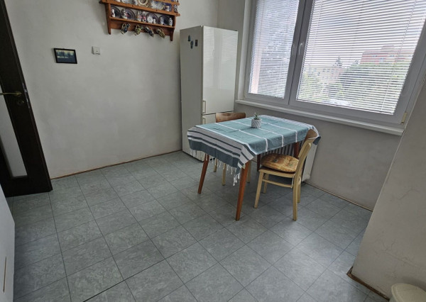 REZERVOVANÉ-PREDAJ SLNEČNÉHO 2 IZB.BYTU S BALKÓNOM, MUROVANOU PIVNICOU,MIESTO PLNÉ ZELENE V PEZINKU,SÍDLISKO JUH