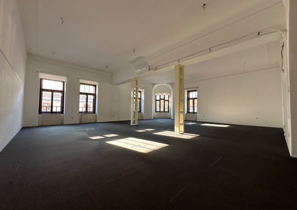 ARETÉ REAL - PRENÁJOM 160 m2 KOMERČNÉHO PRIESTORU V PRIAMOM CENTRE, PEZINOK, KOLLÁROVA