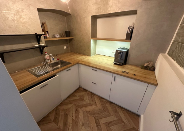 ARETÉ REAL - PRENÁJOM 160 m2 KOMERČNÉHO PRIESTORU V PRIAMOM CENTRE, PEZINOK, KOLLÁROVA
