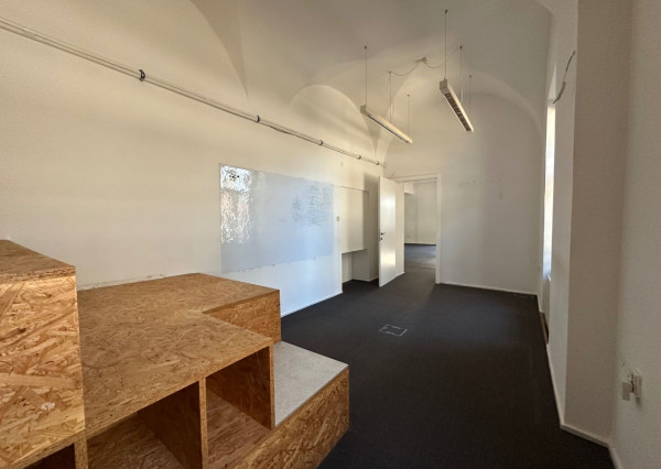ARETÉ REAL - PRENÁJOM 160 m2 KOMERČNÉHO PRIESTORU V PRIAMOM CENTRE, PEZINOK, KOLLÁROVA