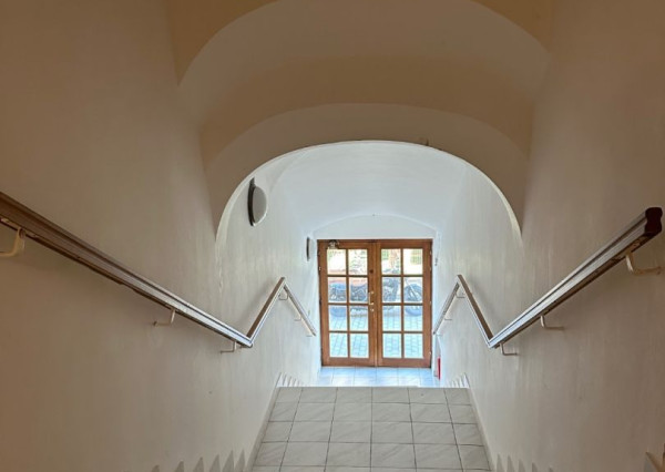 ARETÉ REAL - PRENÁJOM 160 m2 KOMERČNÉHO PRIESTORU V PRIAMOM CENTRE, PEZINOK, KOLLÁROVA
