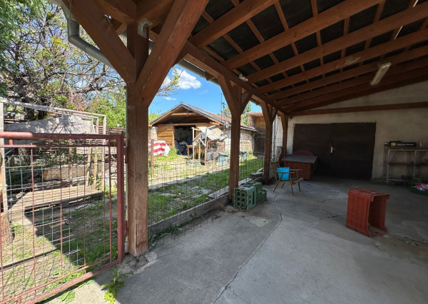 ARETÉ REAL – PREDAJ STAVEBNÉHO POZEMKU S VINOHRADNÍCKYM  DOMOM A NEBYTOVOU BUDOVOU V CENTRE MODRY, ŠTÚROVA