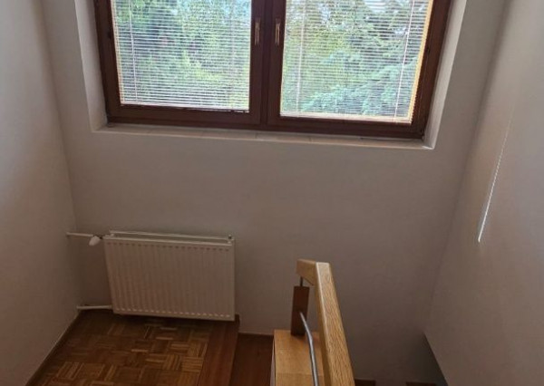 ARETÉ REAL- Predaj 4 izbového rodinného domu vo Svätom Jure, parkovacie miesto, záhrada, kúpou voľný