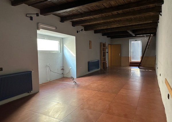 ARETÉ REAL – PREDAJ KOMERČNEJ BUDOVY V CENTRE MESTA, PEZINOK, HRNČIARSKA