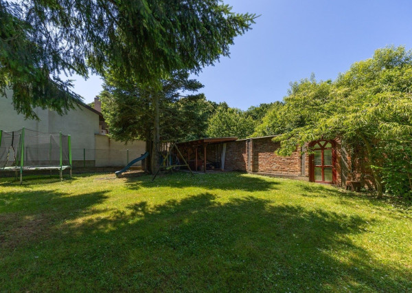 ARETÉ REAL – PREDAJ 4 -IZBOVÉHO RODINNÉHO DOMU S MNOHÝM PRÍSLUŠENSTVOM, BUDMERICE, PODHÁJSKA